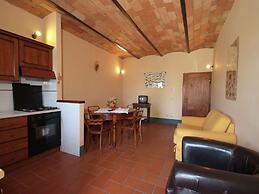 Modern Farmhouse in Pienza With Pool