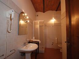 Modern Farmhouse in Pienza With Pool