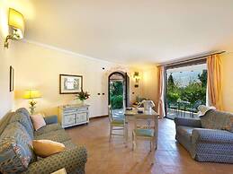 Elegant Apartments in Resort With Swimming Pool set in Nature