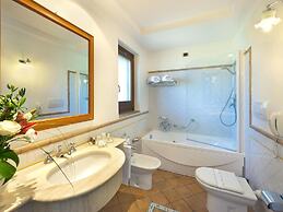 Elegant Apartments in Resort With Swimming Pool set in Nature