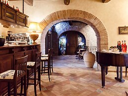 Elegant Apartments in Resort With Swimming Pool set in Nature