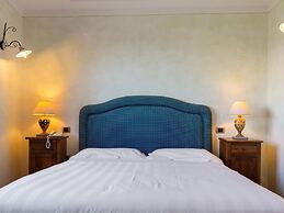 Elegant Apartments in Resort With Swimming Pool set in Nature