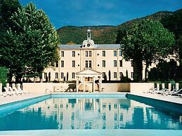 A Beautiful 2 Persons Studio in a Chateau With Swimming Pool