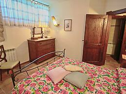 Large Holiday Home in Cagli With Pool