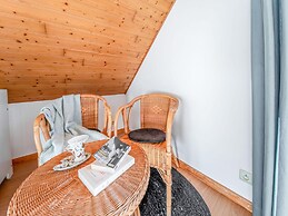 Picture-perfect Holiday Home in Sourbrodt With Garden, BBQ