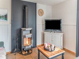 Picture-perfect Holiday Home in Sourbrodt With Garden, BBQ