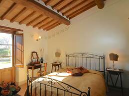 Agriturismo Near Cortona With Swimming Pool