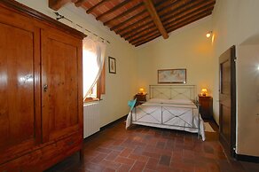 Agriturismo Near Cortona With Swimming Pool