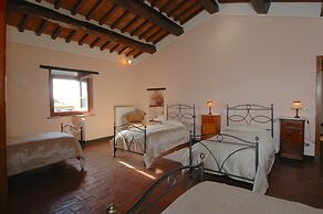 Agriturismo Near Cortona With Swimming Pool