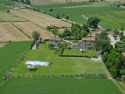 Agriturismo Near Cortona With Swimming Pool