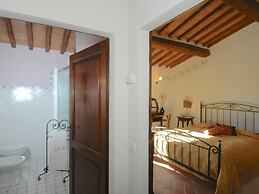 Agriturismo Near Cortona With Swimming Pool