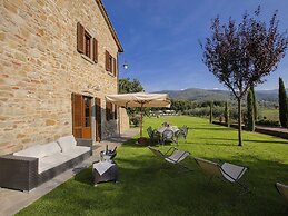 Agriturismo Near Cortona With Swimming Pool
