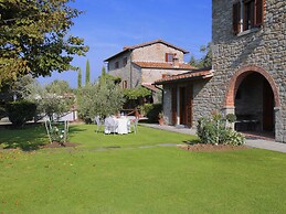 Agriturismo Near Cortona With Swimming Pool
