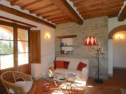 Agriturismo Near Cortona With Swimming Pool