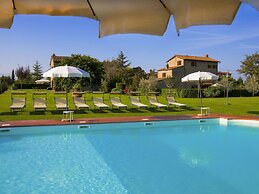 Agriturismo Near Cortona With Swimming Pool
