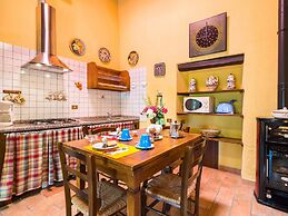 Farmhouse in Hilly Area in Gubbio With Pool