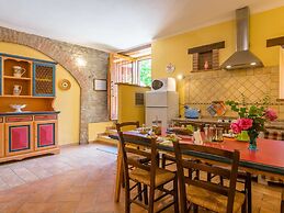 Farmhouse in Hilly Area in Gubbio With Pool