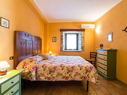 Farmhouse in Hilly Area in Gubbio With Pool