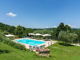 Farmhouse in Hilly Area in Gubbio With Pool