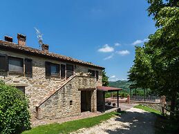 Farmhouse in Hilly Area in Gubbio With Pool