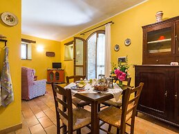 Farmhouse in Hilly Area in Gubbio With Pool