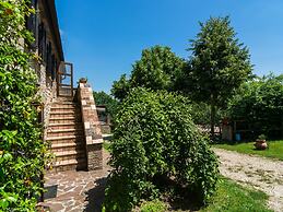 Farmhouse in Hilly Area in Gubbio With Pool