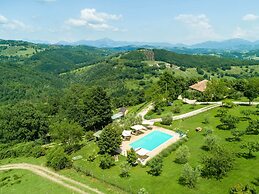 Farmhouse in Hilly Area in Gubbio With Pool