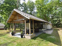 Completely Detached Bungalow in a Nature-filled Park by a Large fen