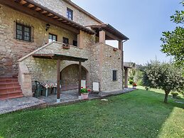 Lavish Holiday Home in Volterra With Pool