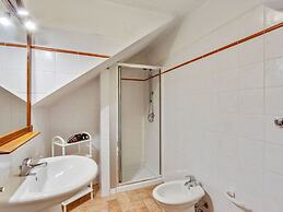 Lavish Holiday Home in Volterra With Pool