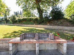 Lavish Holiday Home in Volterra With Pool