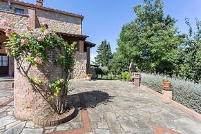 Lavish Holiday Home in Volterra With Pool