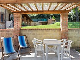 Lavish Holiday Home in Volterra With Pool