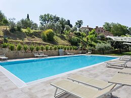 Lavish Holiday Home in Volterra With Pool