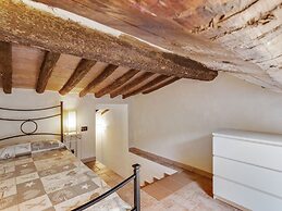 Lavish Holiday Home in Volterra With Pool