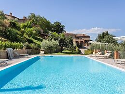 Lavish Holiday Home in Volterra With Pool