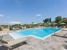 Lavish Holiday Home in Volterra With Pool