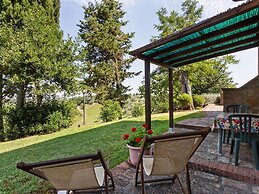 Lavish Holiday Home in Volterra With Pool