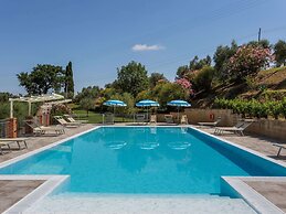 Lavish Holiday Home in Volterra With Pool