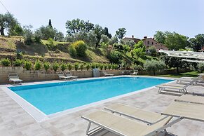 Lavish Holiday Home in Volterra With Pool