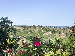Lavish Holiday Home in Volterra With Pool