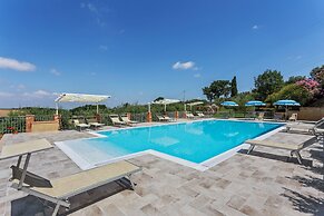 Lavish Holiday Home in Volterra With Pool
