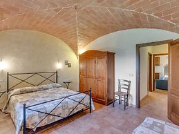 Lavish Holiday Home in Volterra With Pool