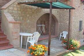 Lavish Holiday Home in Volterra With Pool