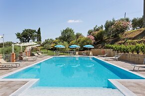 Lavish Holiday Home in Volterra With Pool