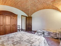 Lavish Holiday Home in Volterra With Pool