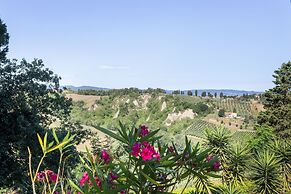 Lavish Holiday Home in Volterra With Pool
