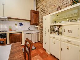 Modern Holiday Home in Monte Santa Maria Tiberina