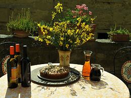 Modern Holiday Home in Monte Santa Maria Tiberina