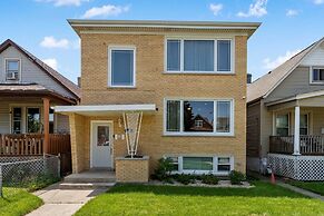 Spacious Apartment in Chicago